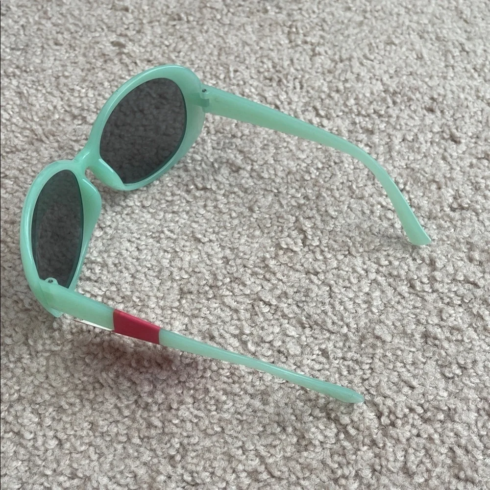 NWT Chic Mint Green Women's Sunglasses